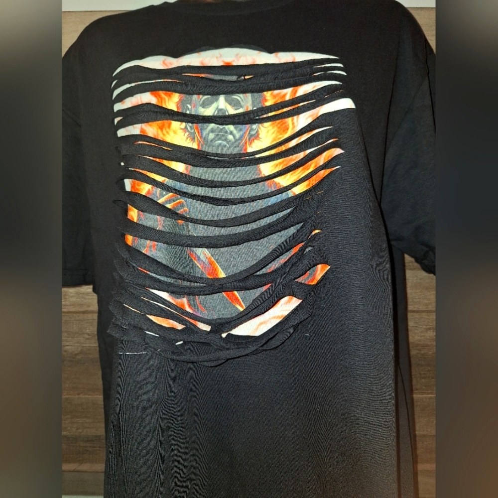 Michael Myers peekaboo graphic tee